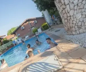HI-Hostel-Bonito-Piscina-1.jpg